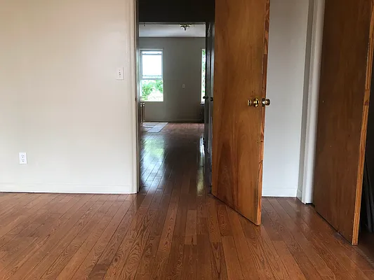 Rented by Capri Jet Realty Corp | media 4