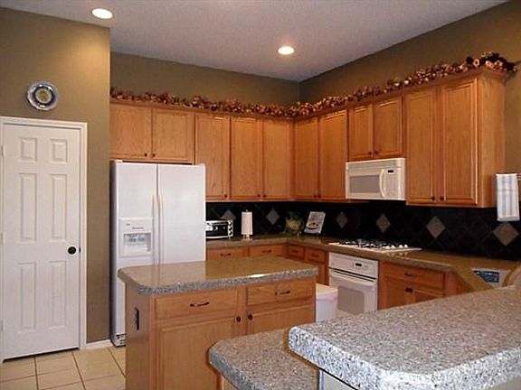 5th image of 3625 Kimble Dr