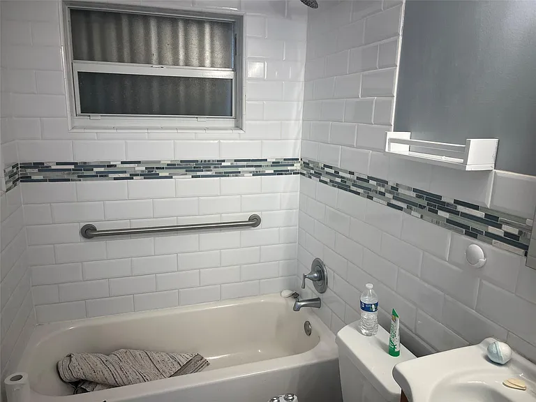 231 SW 8th St #1 — Photo 14