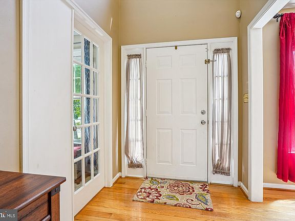 3rd image of 8804 Dundee Dr