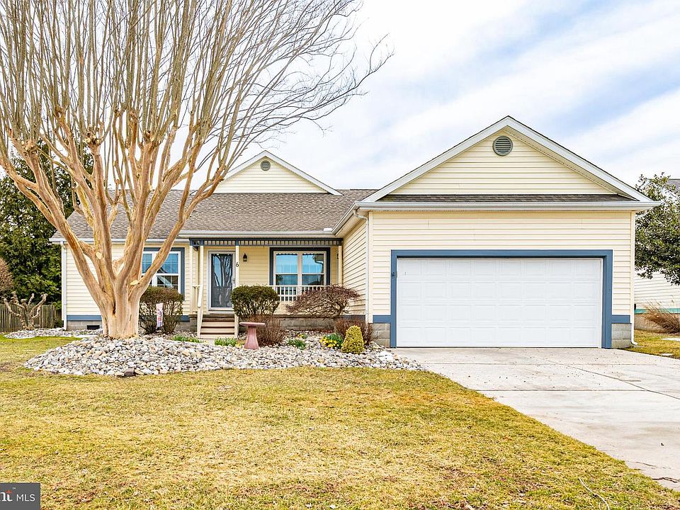 1st image of 6 Dune Grass Dr