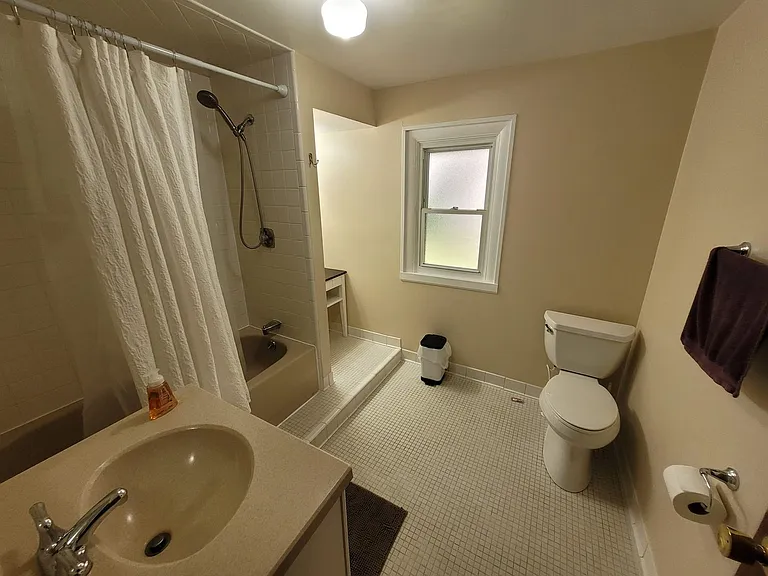 370 N Lake Dr — Photo 9