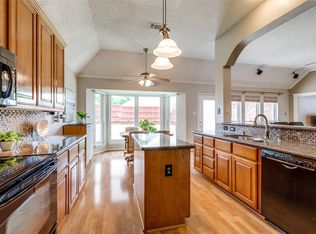 2313 Fairlands Dr, Garland, TX 75040