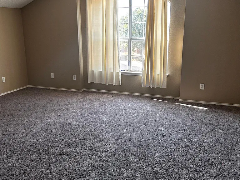 704 Gull Cir — Photo 7