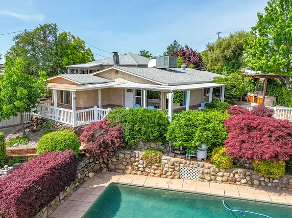 2043 Octavia St, Redding, CA 96001