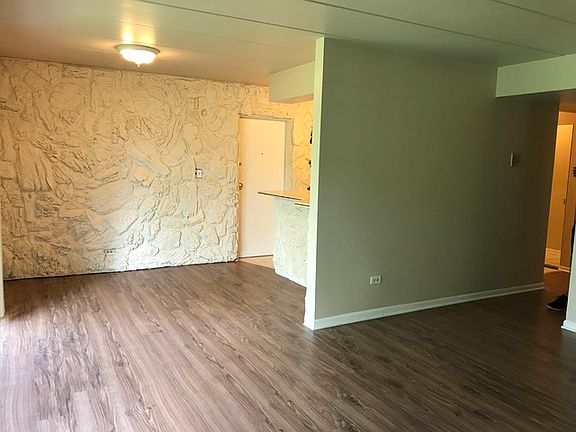 4th image of 200 E Fountainview Ln APT 1A