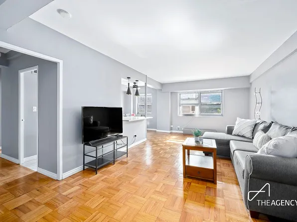 235 Adams St APT 4I, Brooklyn, NY 11201