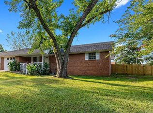 100 Wells Fargo Trl, Jacksonville, AR 72076