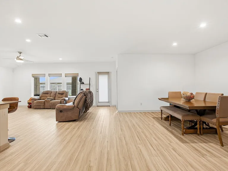3411 Terrace Landing Ct — Photo 4