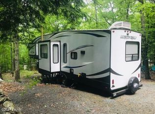 107 Redwood Ln, Shohola, PA 18458