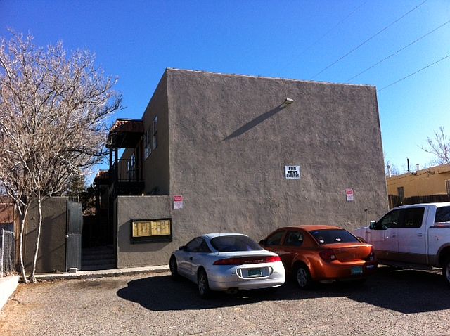 2nd image of 440 Princeton Se. #8