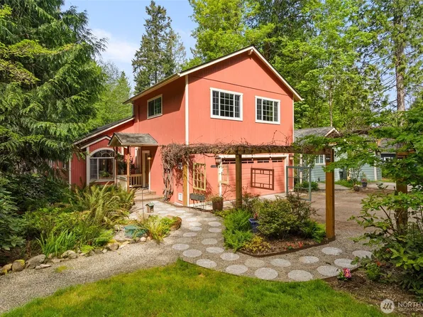 11837 Venice Loop NE, Bainbridge Island, WA 98110