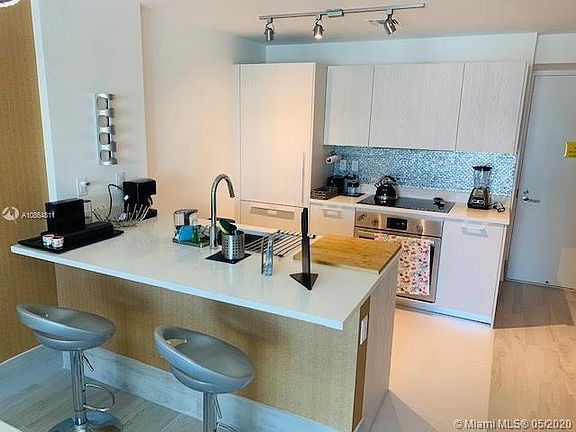 4th image of 501 NE 31st St Unit 604