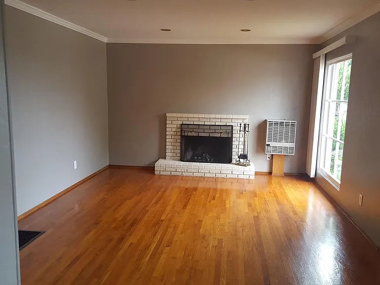 4385 Narragansett Ave — Photo 3