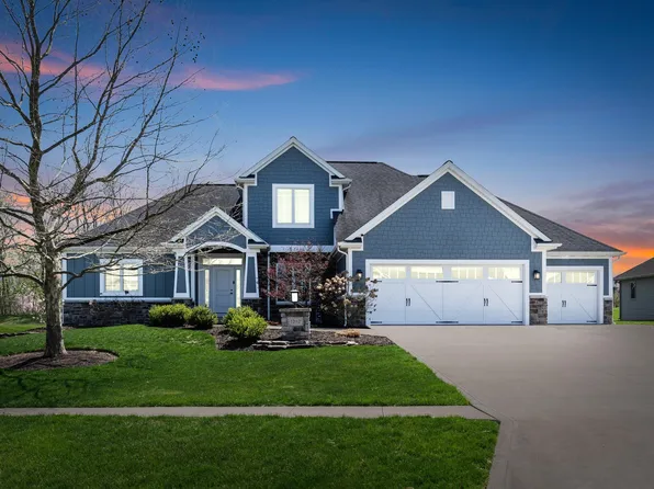 1212 N Dewey St, Auburn, IN 46706