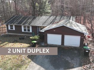 3890 Leeside Ln, Traverse City, MI 49686