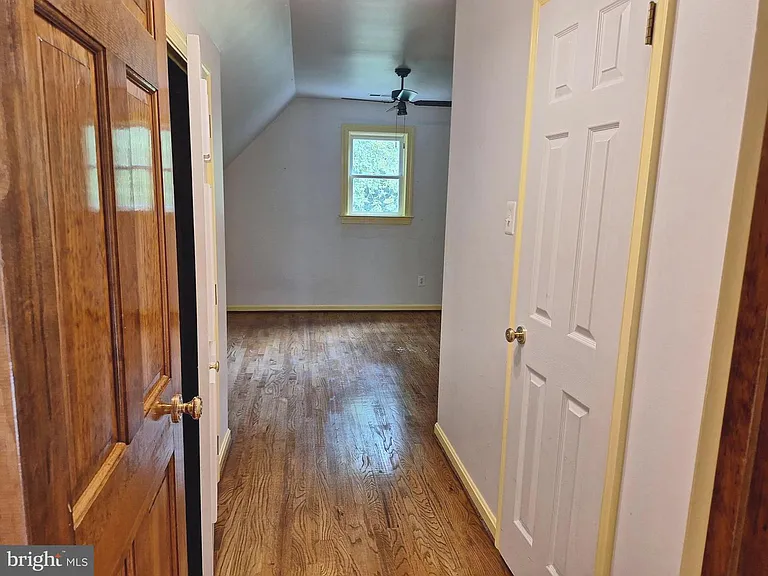9078 Knoll Run Ln — Photo 32