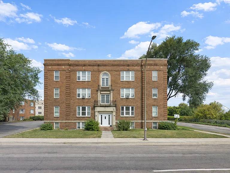 813 University Ave SE — Photo 11