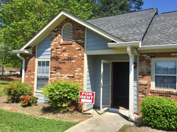 402 Old Spring Hill Ln, Fuquay Varina, NC 27526