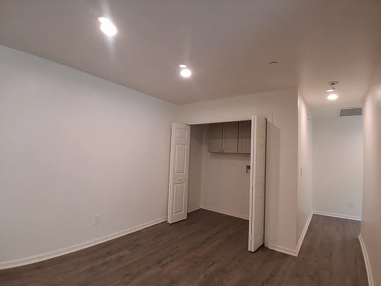 3016 Lake Park Ct — Photo 11