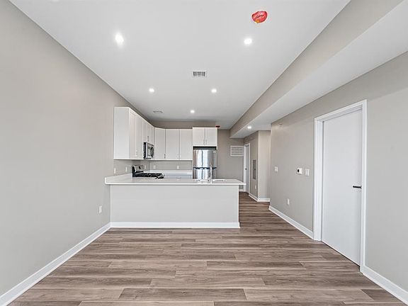 3rd image of 475 Communipaw Ave #205