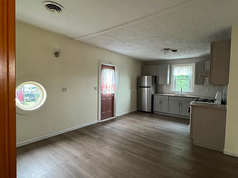 236 W Thames St #2 — Photo 1