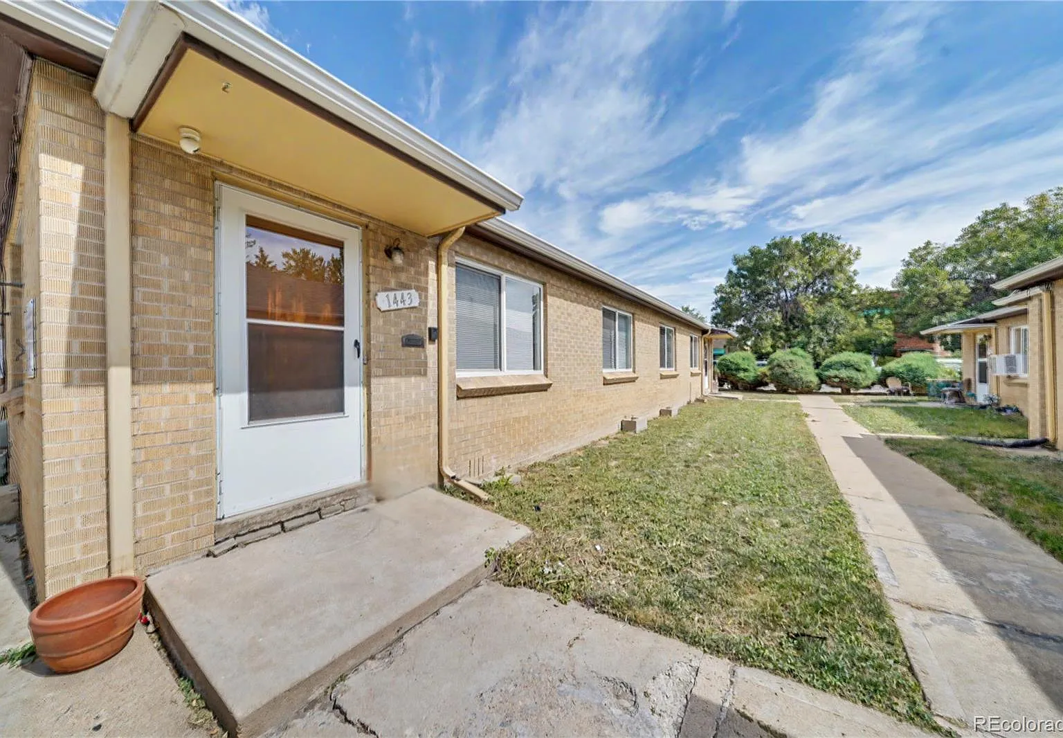 2 bed, 1.0 bath, 950 sqft, $1,995 — Photo 2