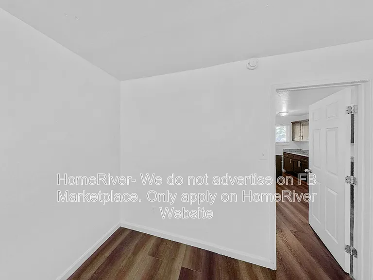 590 Las Palmas Ave #7 — Photo 9