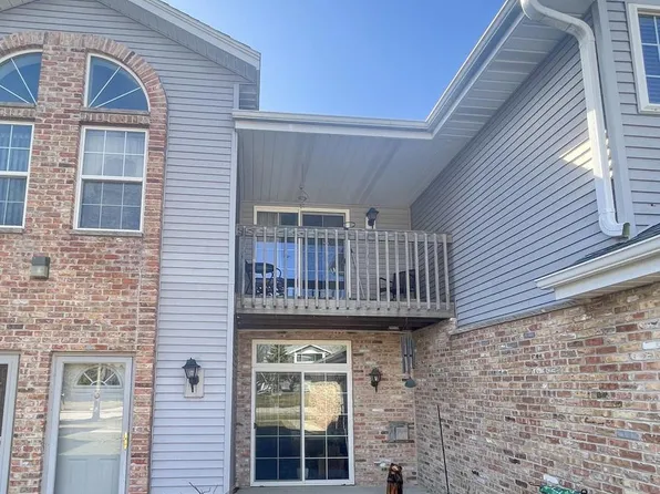 401 West Aspen DRIVE #4, Oak Creek, WI 53154