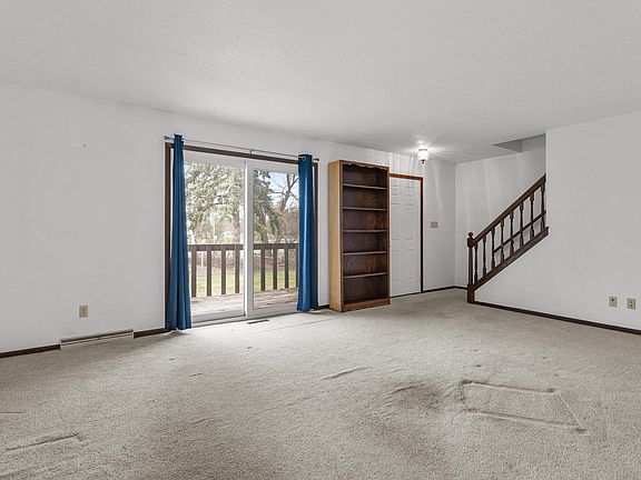 3rd image of 2626 Cross Creek Dr APT C
