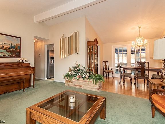 4th image of 8805 Beacon Hill Dr
