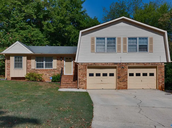 906 Roll Tide Ln NW, Huntsville, AL 35816
