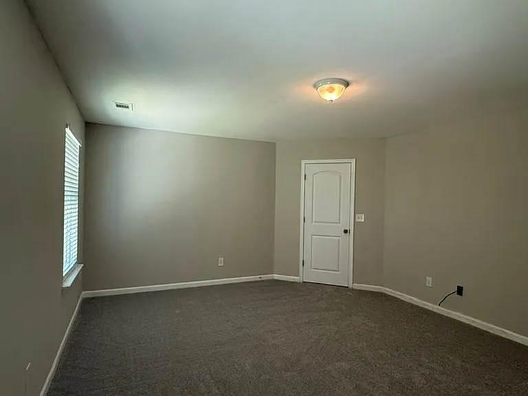 19 Black Diamond Dr — Photo 13
