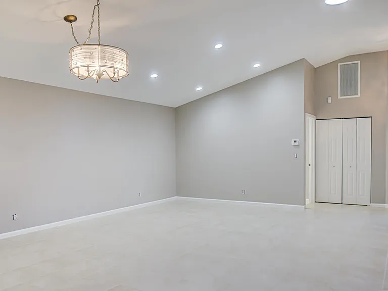 7774 Stirling Bridge Blvd S — Photo 4
