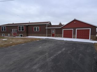 23 Columbus Dr, Rouses Point, NY 12979