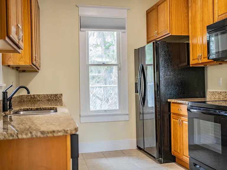 412 E Tillman Ave — Photo 9