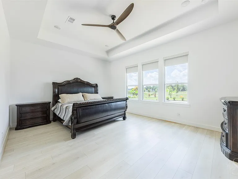 7526 Sunny Oak Ln — Photo 24
