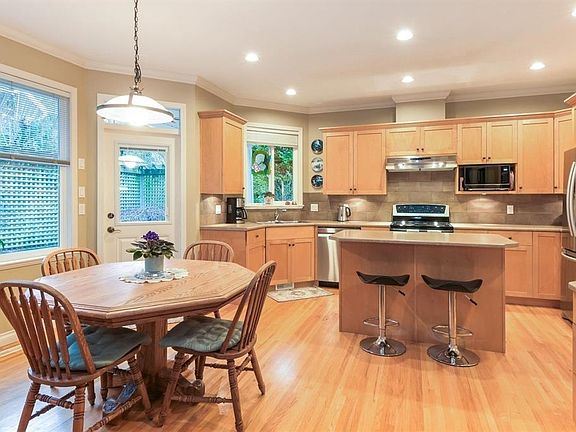 4th image of 15560 36b Ave