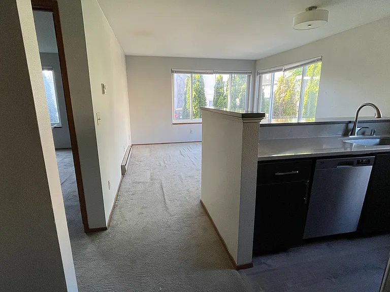 6410 8th Ave NE #206 — Photo 2