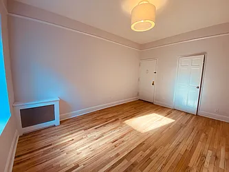 Rented by Metropolis Real Estate of Manhattan