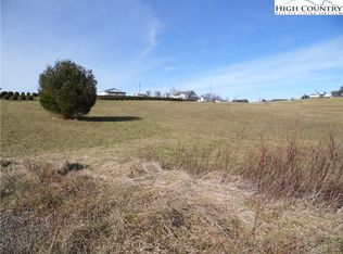 18 Greenbriar Ln #18, Ennice, NC 28623