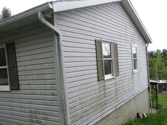 4th image of 578 Washington St