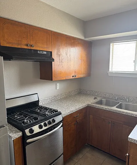 6030 Schroeder — Photo 21