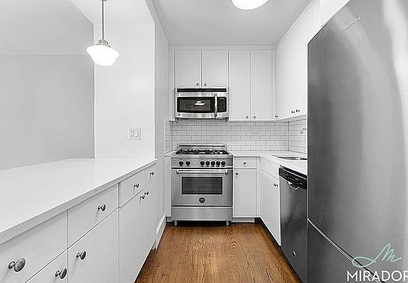 4th image of 330 E 39th St APT 31K