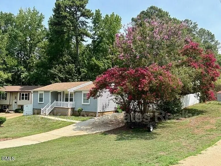 2600 Courier Ct — Photo 17