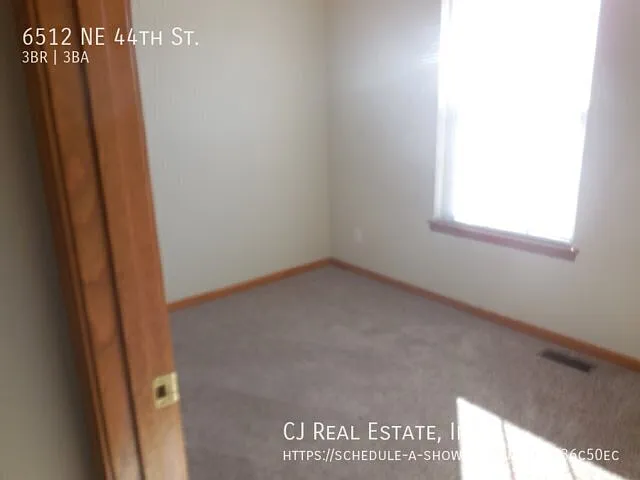 6512 NE 44th St — Photo 5