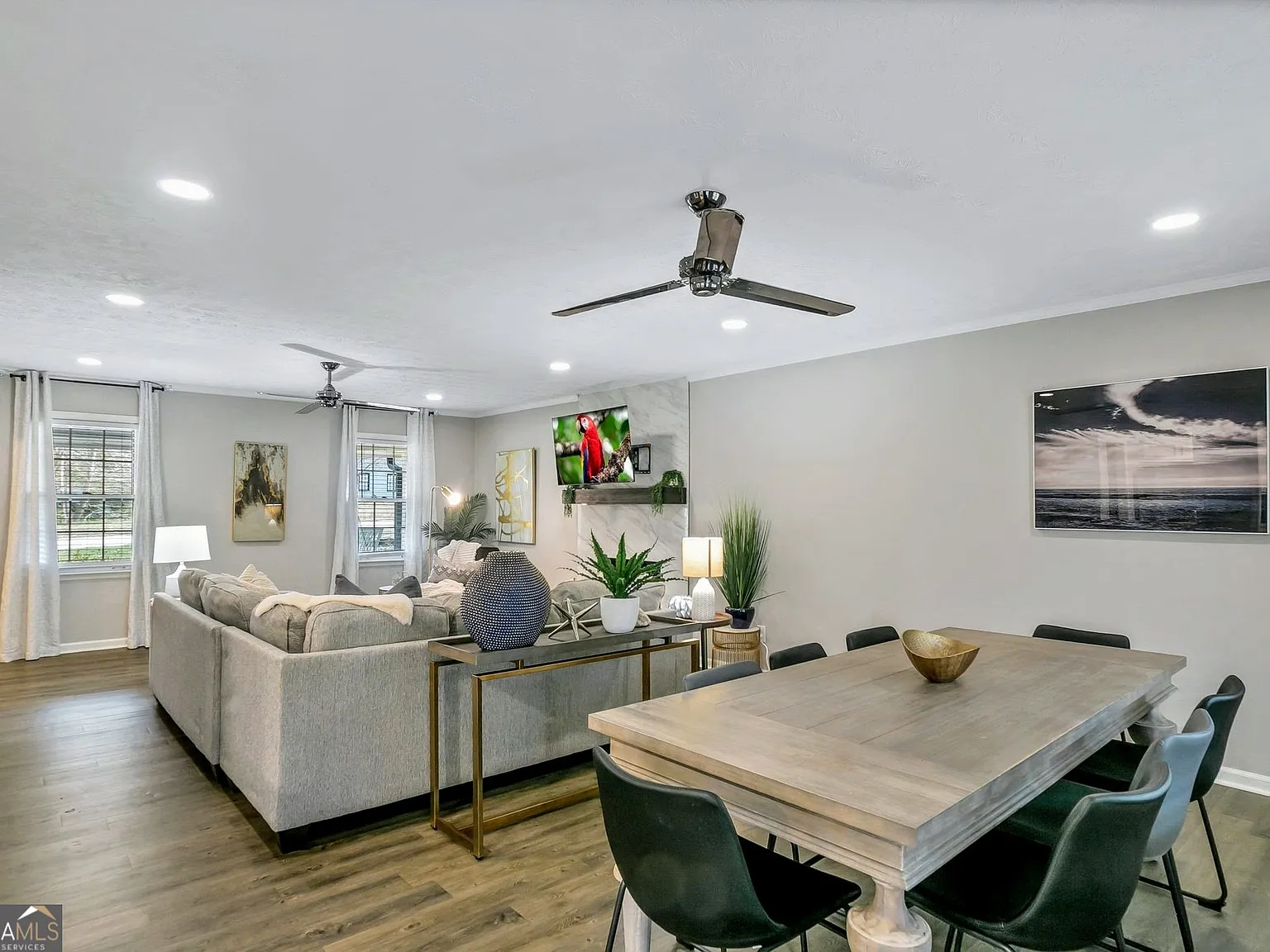 4 bed, 2.5 bath, 2000 sqft, $5,200 — Photo 3