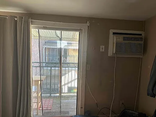 3 bed, $4,900 — Photo 2