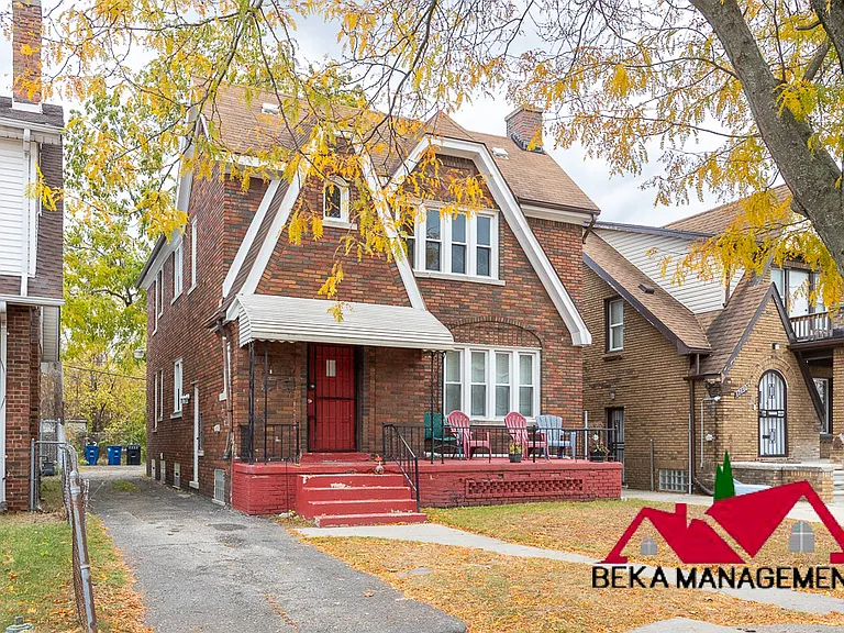 17158 Greenlawn St — Photo 2