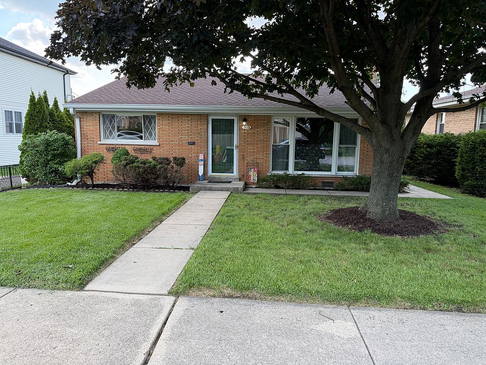 1st image of 512 McCarthy St